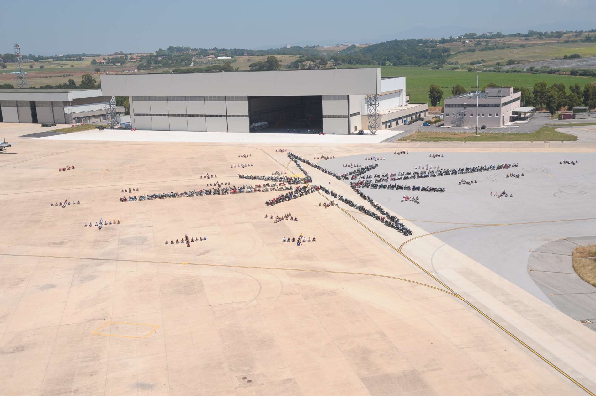 Hangar di pratica di mare